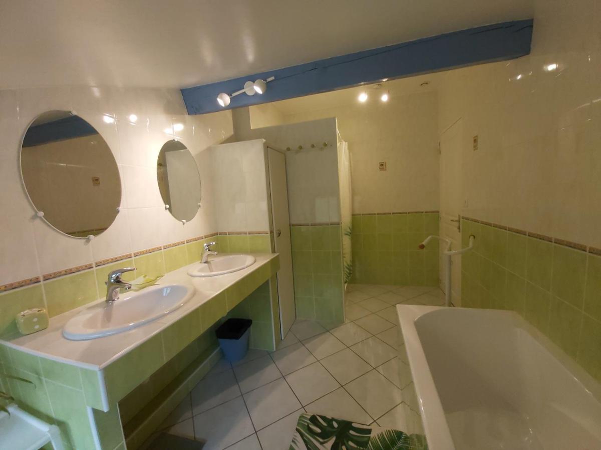 O Miroir... Sans Detour Dis-Moi Tout De Ce Sejour Francescas Exteriör bild