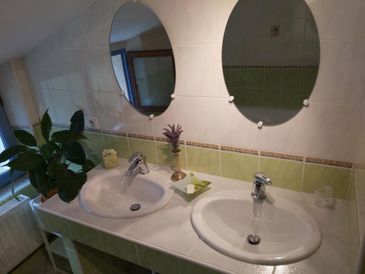 O Miroir... Sans Detour Dis-Moi Tout De Ce Sejour Francescas Exteriör bild